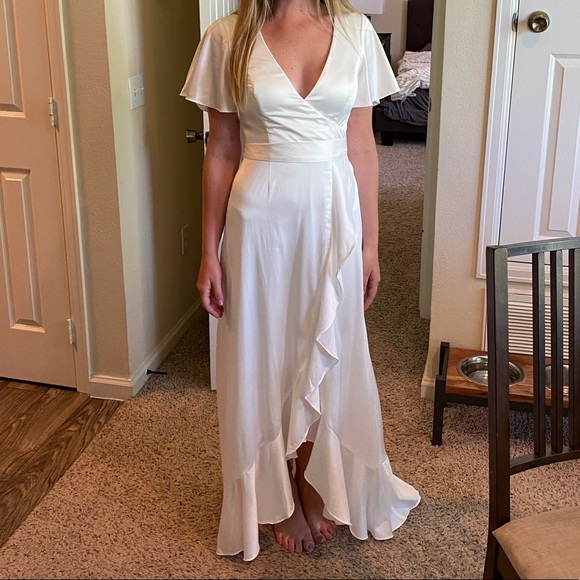 Db Flutter Sleeve Stretch Satin Dress 